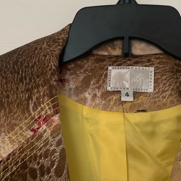 Sleek Women’s Pink Coral/Seashell/Flower jacket - Picture 2 of 8